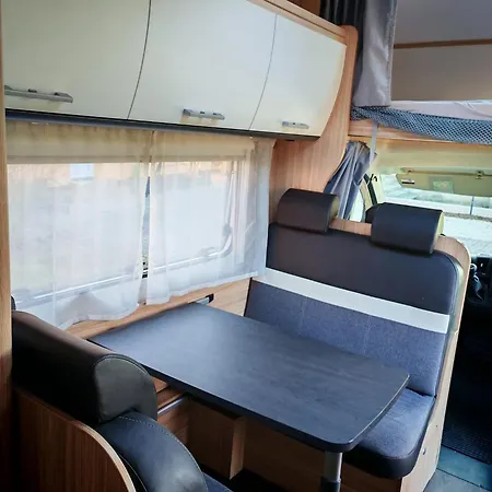 Balatoni Lakoauto 营地